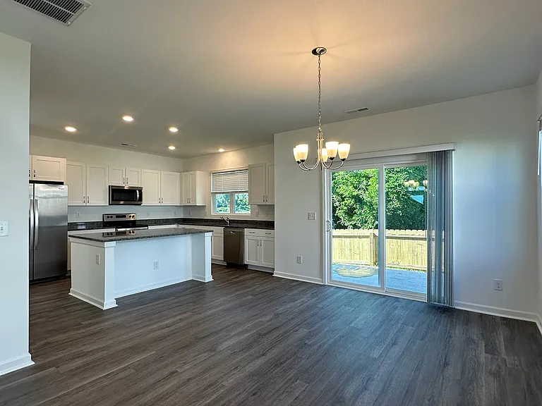 1317 Creekfront Dr — Photo 3