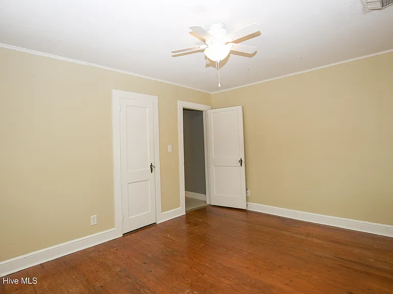 701 E Main St — Photo 15