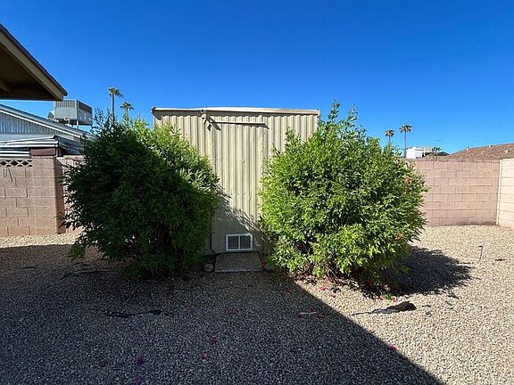 5th image of 2514 E Manhatton Dr