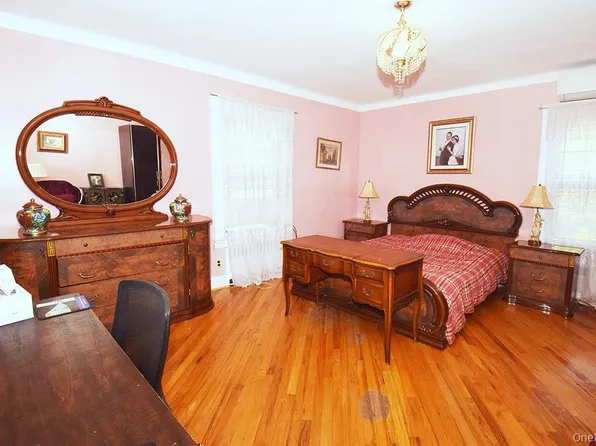 83-28 Abingdon Road image 10 of 34