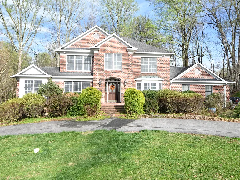 13576 Highland Rd — Photo 92