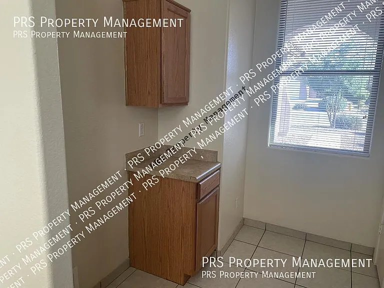 2306 W Kristina Ave — Photo 8