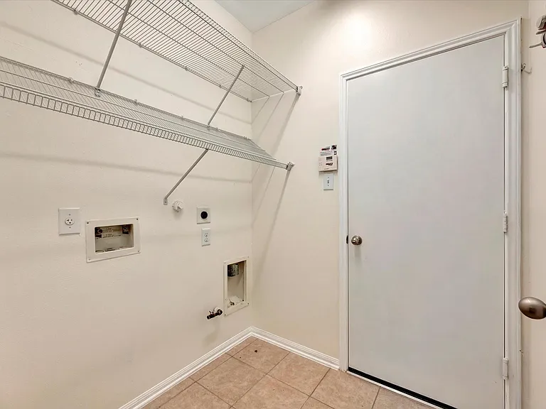 2291 Catalonia Cv — Photo 19
