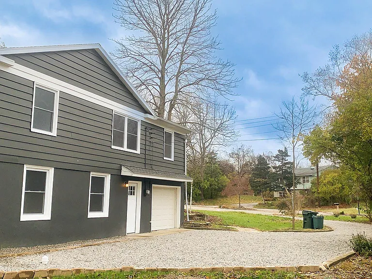 108 Tenney Ct — Photo 43