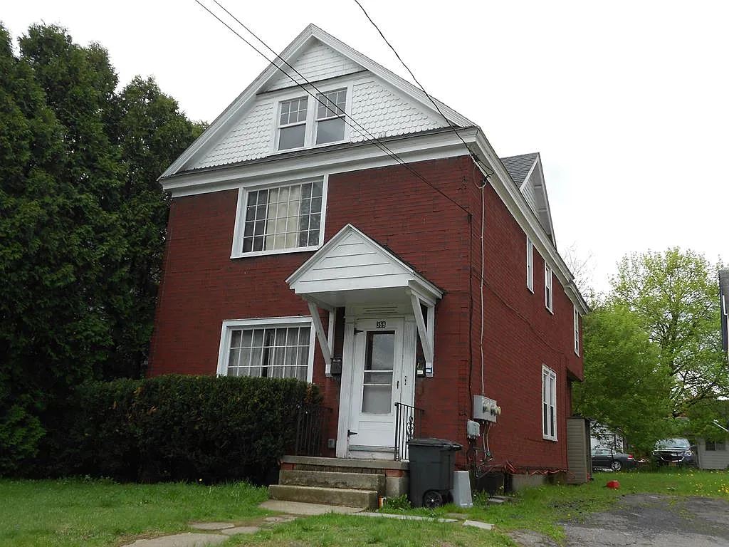359 Hoffman St photo 1