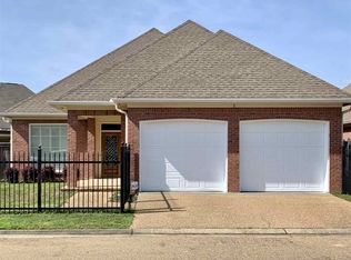 1 Savannah Cir, Brandon, MS 39047