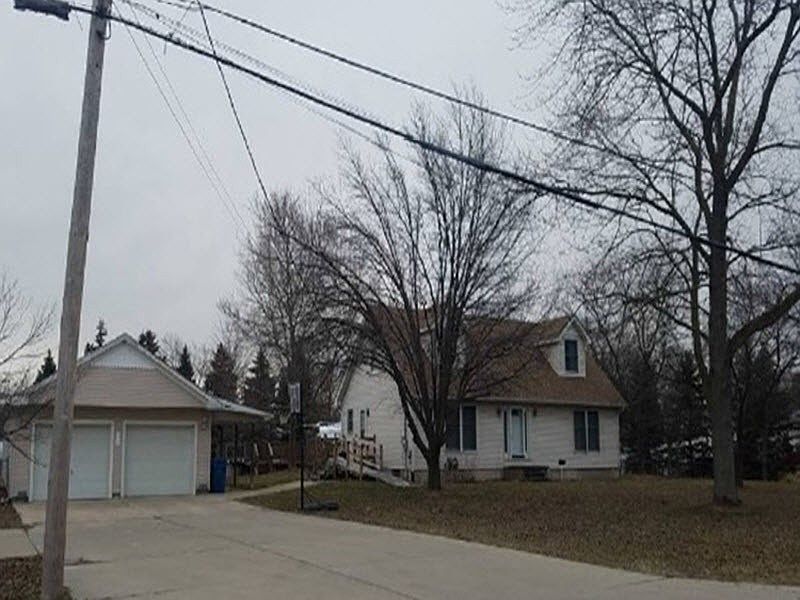 2nd image of 203 Ash St