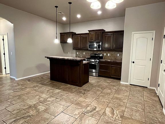 5th image of 11504 NW 121st Pl