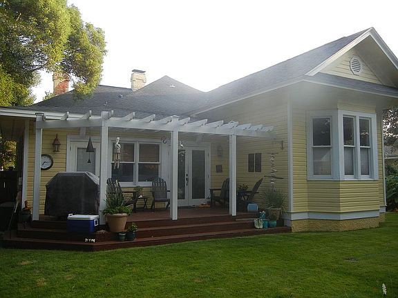 3rd image of 1407 E Blount St