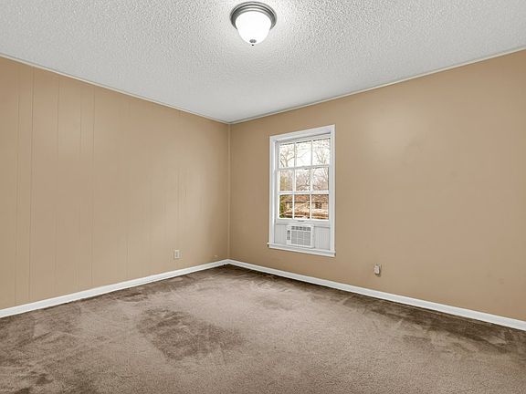 3rd image of 434 East St #434