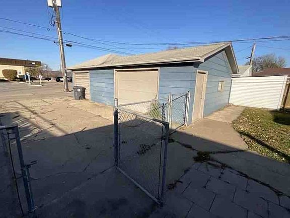 4th image of 1311 Caledonia St