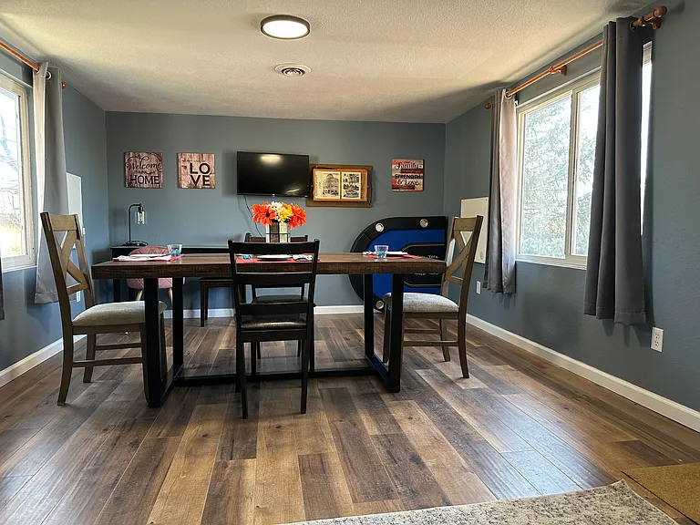 1949 Daggs Cir — Photo 3