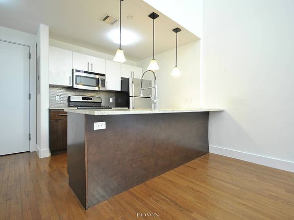5th image of 180 Scholes St #33J