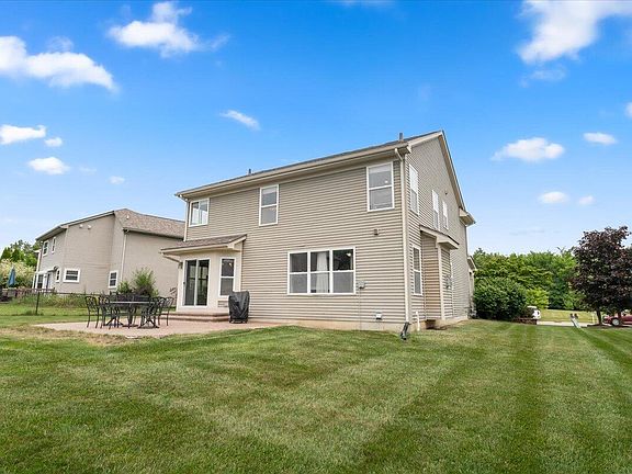 4th image of 8490 Preston Ct