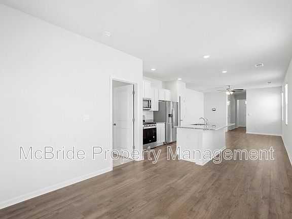 4th image of 6036 Beadlow St