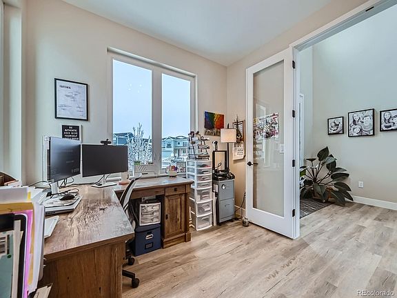 5th image of 938 Larkspur Lane