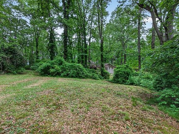 2nd image of 1921 Mack Rd
