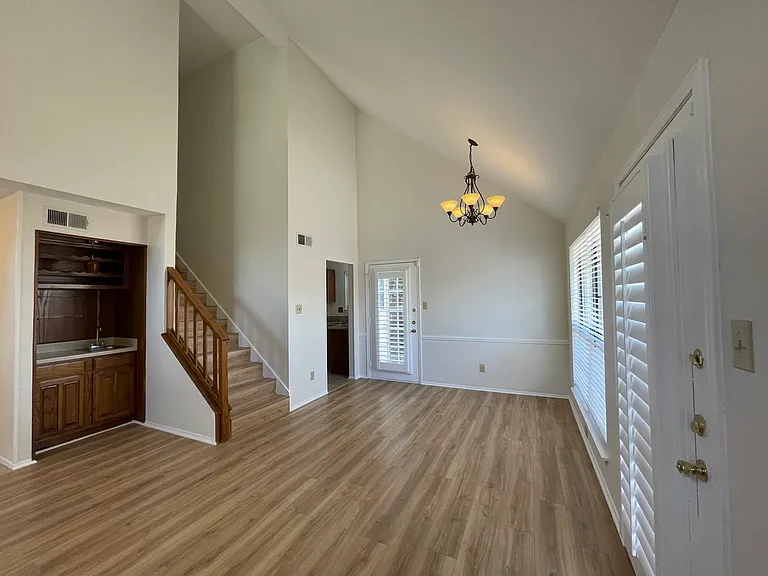 4400 Odessa Dr — Photo 6