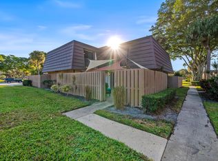 1422 14th Ct, Palm Beach Gardens, FL 33410