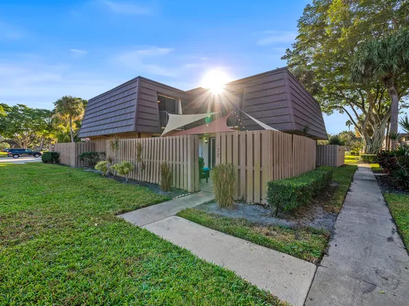 1422 14th Court, Palm Beach Gardens, FL 33410