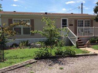 808 Massachusetts St, Elwood, KS 66024