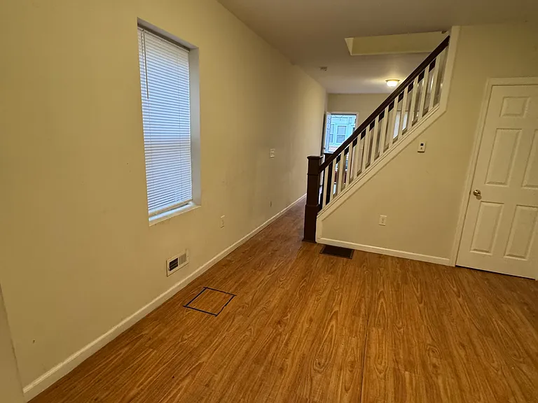61 Asbury St — Photo 3