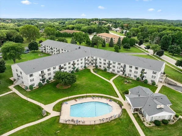 125 North University DRIVE #220, West Bend, WI 53095