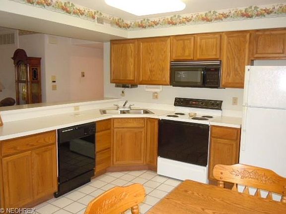 3rd image of 662 Tollis Pkwy #B