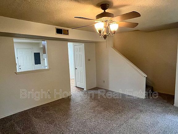 3rd image of 1408 Arvel Cir #B