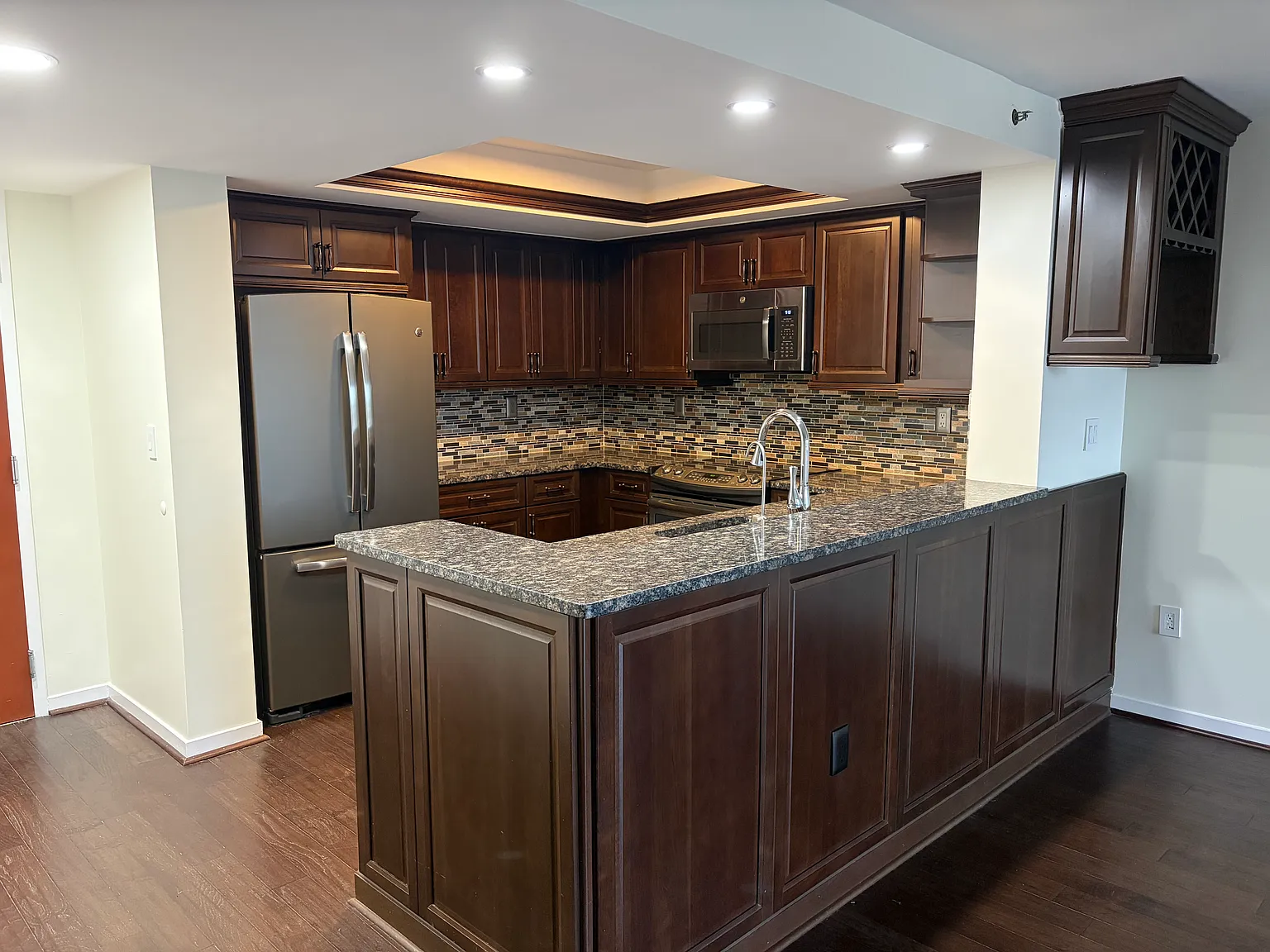 2 bed, 900 sqft, $2,950 — Photo 3