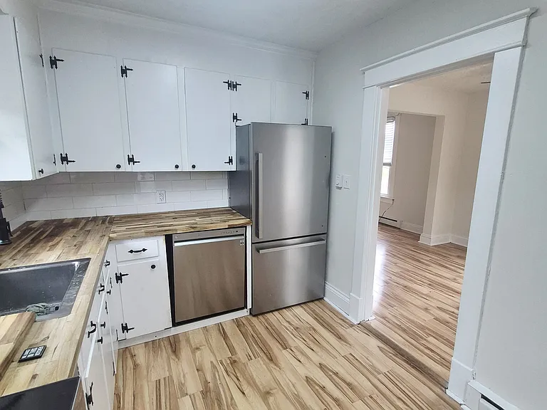 110 Phelps Rd #B — Photo 6
