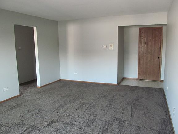 3rd image of 15718 Peggy Ln APT 4