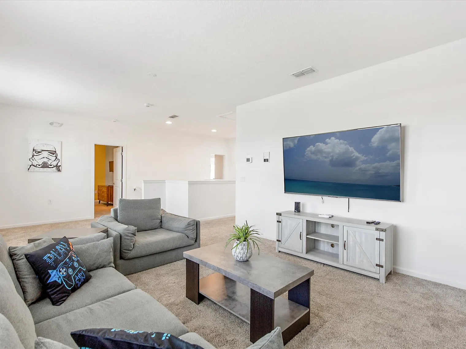 6 bed, 3.0 bath, 2863 sqft, $7,302 — Photo 3