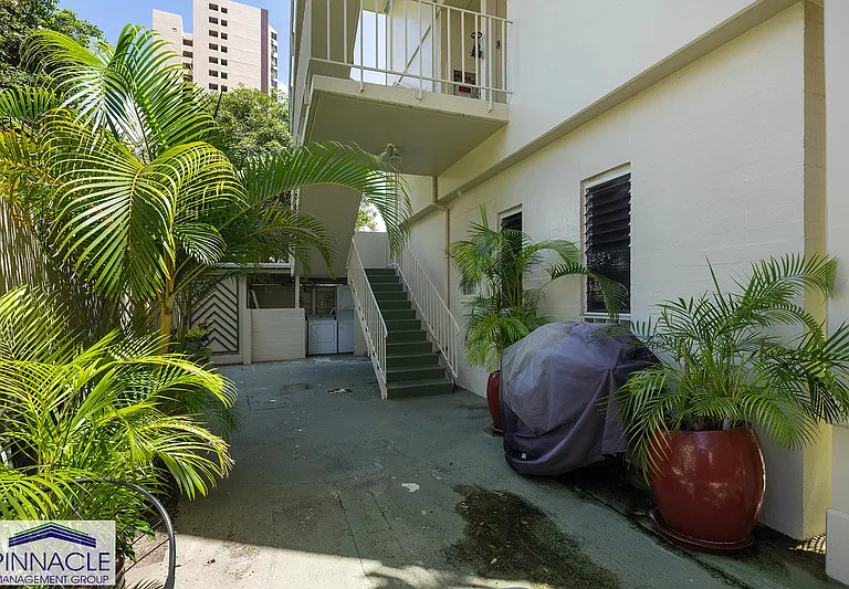 240 Liliuokalani Ave #201 — Photo 6