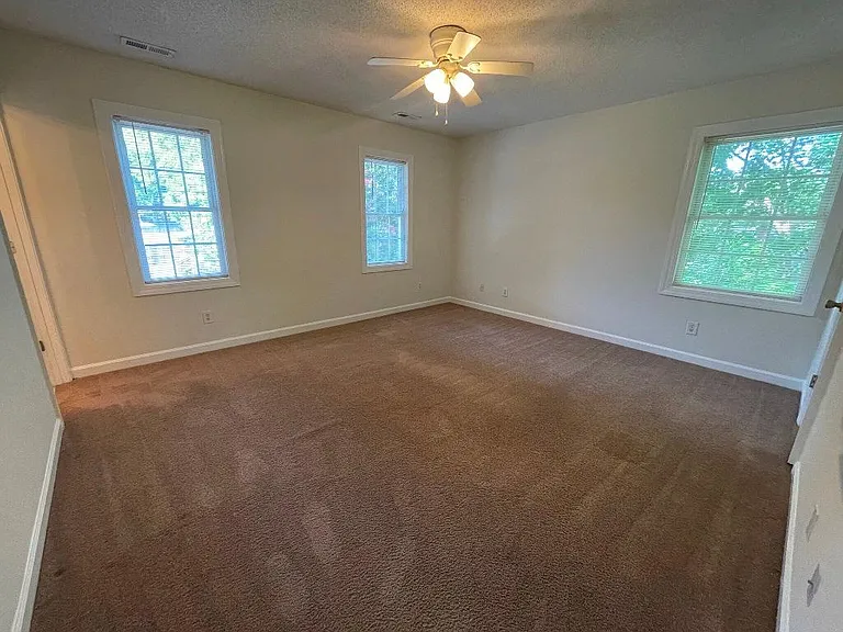 605 Avery St — Photo 27