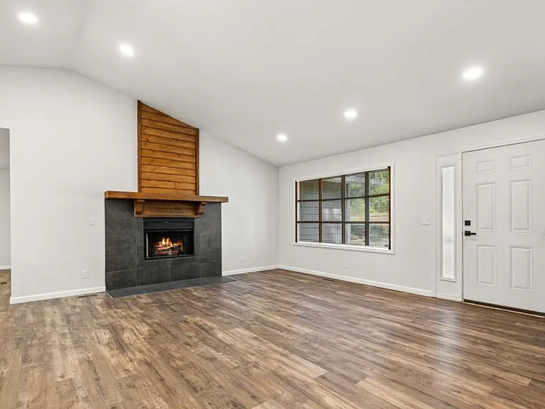 213 Dogwood Glen Dr — Photo 16