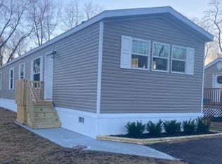 1 Crikki Ln, Nanuet, NY 10954