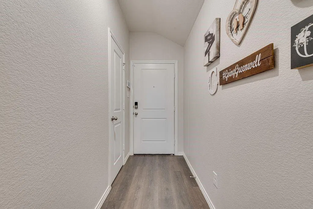 3 bed, 1532 sqft, $2,100 — Photo 4