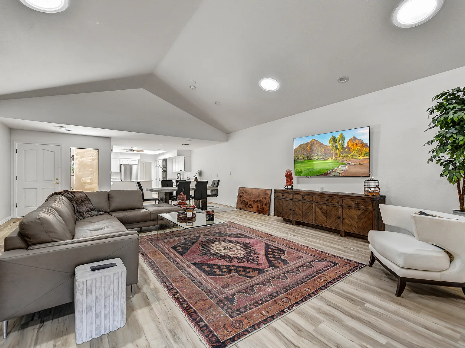 8844 E San Rafael Dr — Photo 4