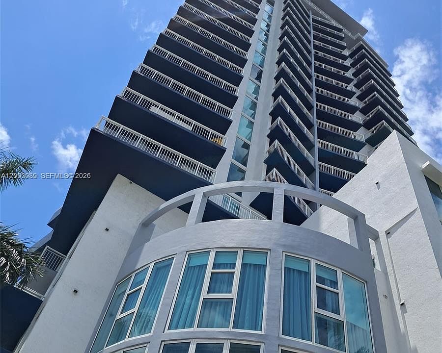 1st image of 275 NE 18th St APT 1409