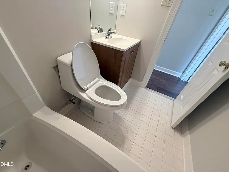 2900 Broadlands Dr — Photo 56