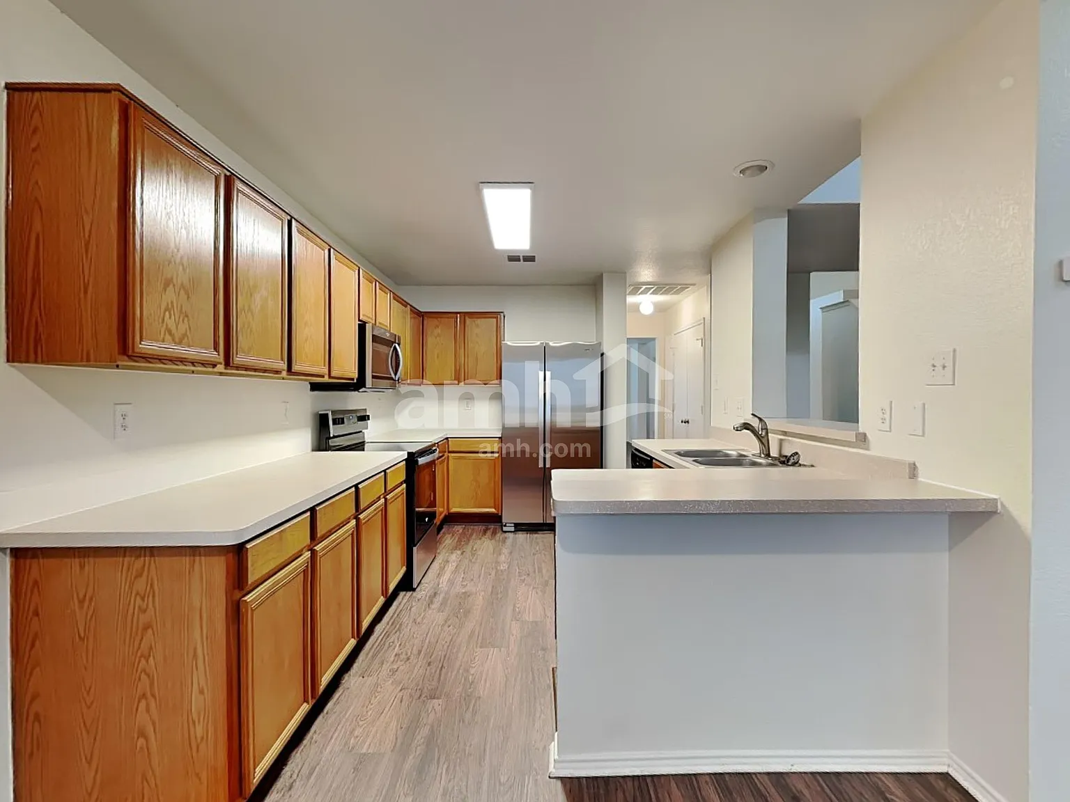 4 bed, 2.5 bath, 2811 sqft, $2,930 — Photo 3