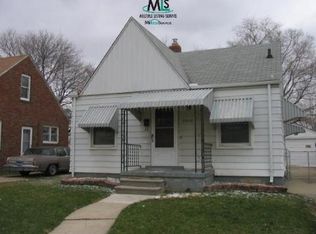 22418 S Beechwood Ave, Eastpointe, MI 48021