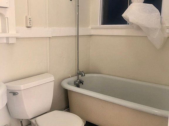 5th image of 2027 Hyde St APT 4