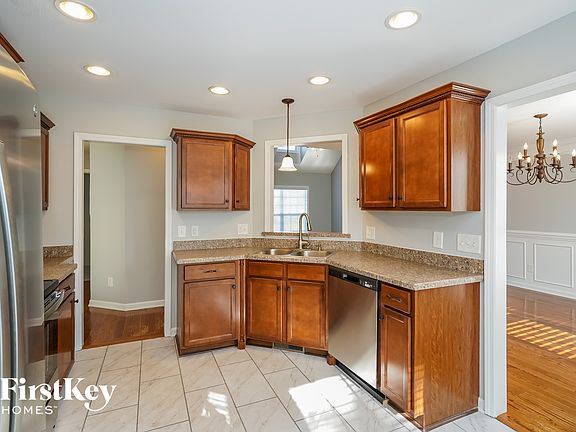 5th image of 2952 Brewster Dr