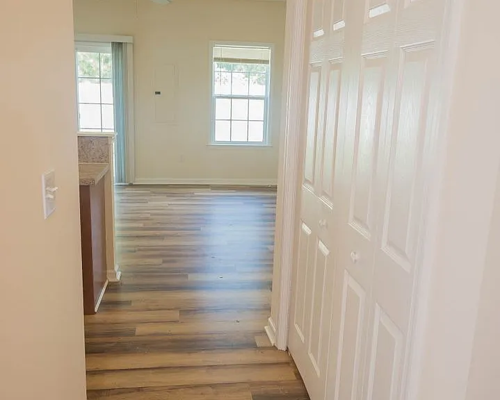 403 Parkview Ct — Photo 60