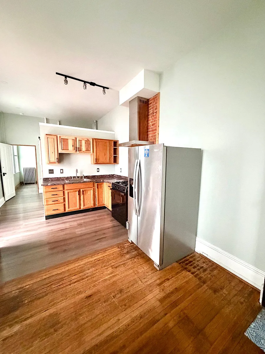 Building Photo - 205 E King St #1