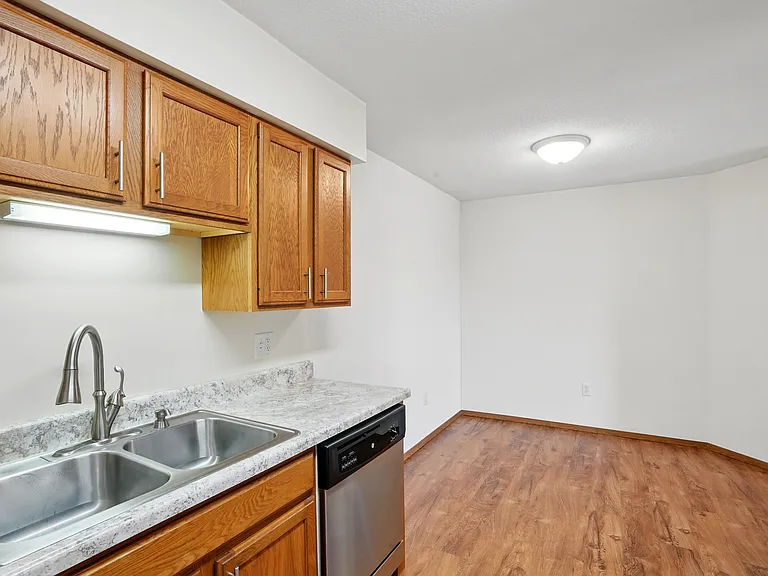 Westgate Apartments — Photo 22