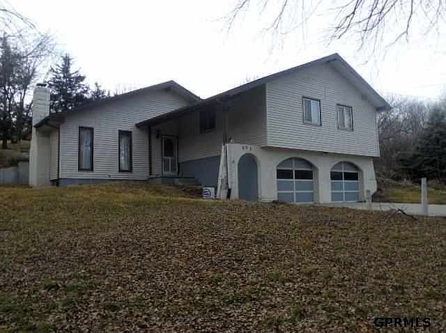 1st image of 903 Beacon Dr