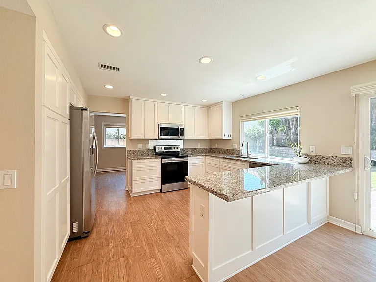 15338 Nantes Cir — Photo 10